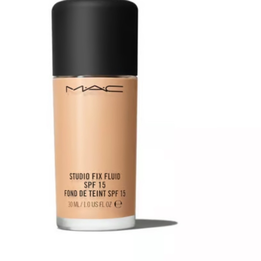M.A.C Cosmetics Studio Fix Fluid SPF15 (NC25)